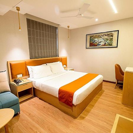 The Bastion Hotell Bhopal Eksteriør bilde