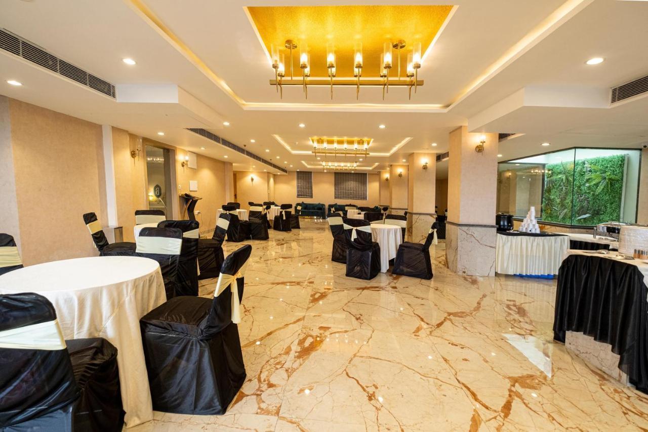 The Bastion Hotell Bhopal Eksteriør bilde