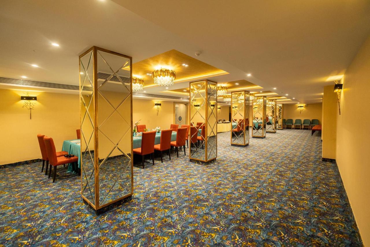 The Bastion Hotell Bhopal Eksteriør bilde