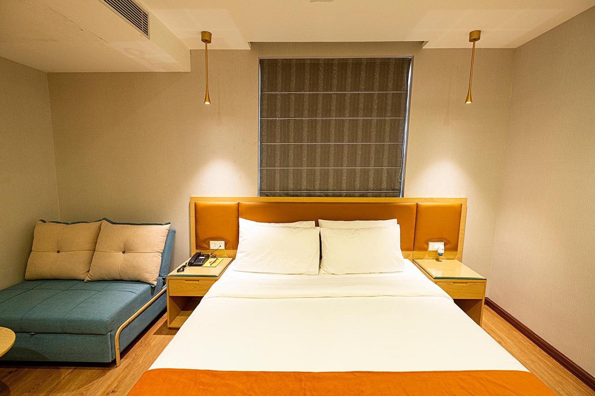 The Bastion Hotell Bhopal Eksteriør bilde